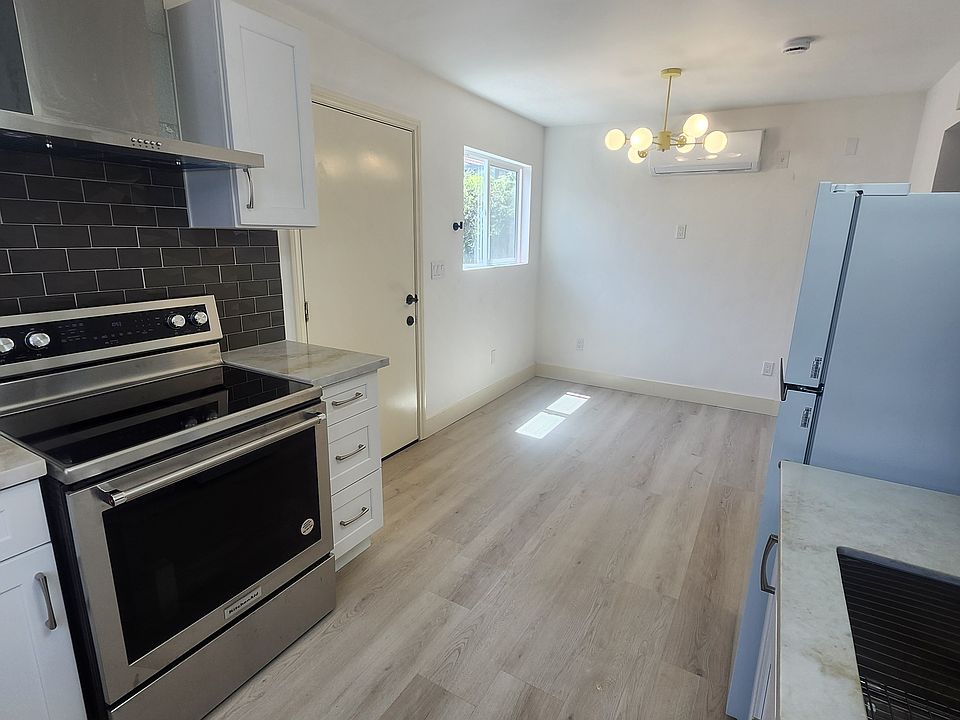 1st image of 1111 S Rimpau Blvd
