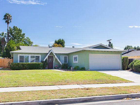 4th image of 8826 Odessa Ave