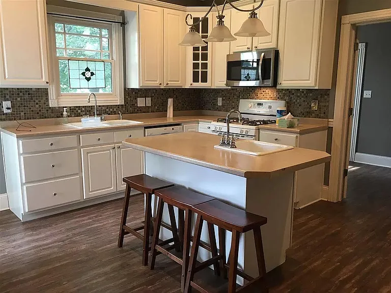 209 N Bedelia St — Photo 27