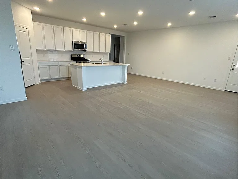 6706 Violet Clover Ave — Photo 4