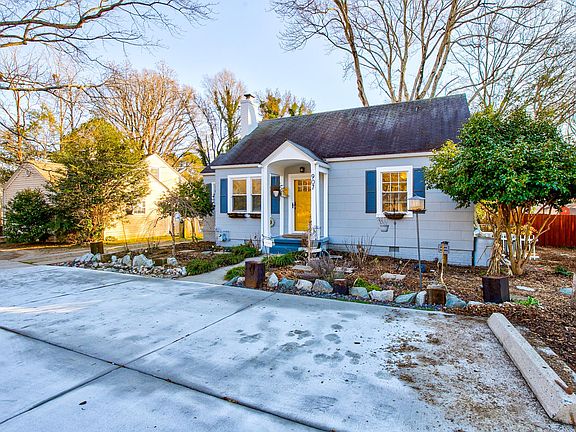 Front of house with Seasonal Garden at 907 W Wendover Ave Greensboro NC 27408 Idlewood House