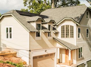 124 S Main St, Weaverville, NC 28787