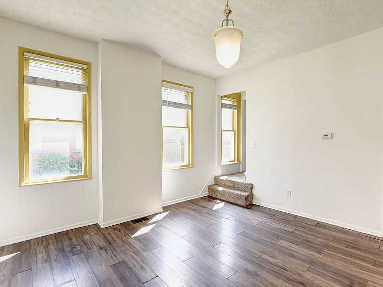 683-685 S Champion Ave #685 — Photo 8