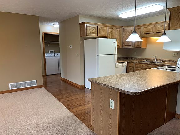 3rd image of 186 Arthurs Ct