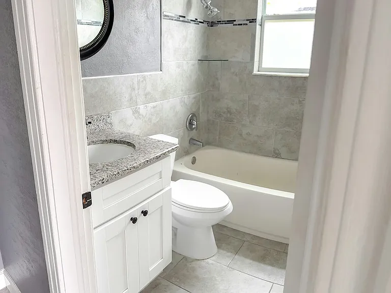 214 Columbia Dr #3 — Photo 4