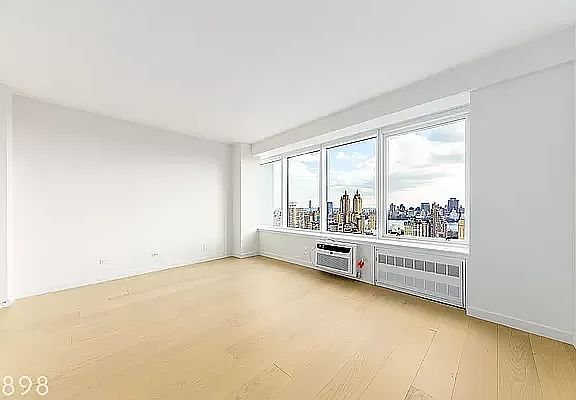 5th image of 561 Amsterdam Ave #3FF