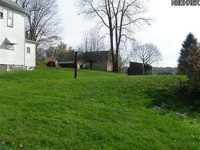 4th image of 583 Moore Ln