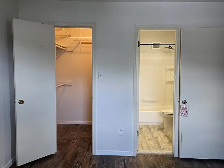 4529 King Edward Ct — Photo 9