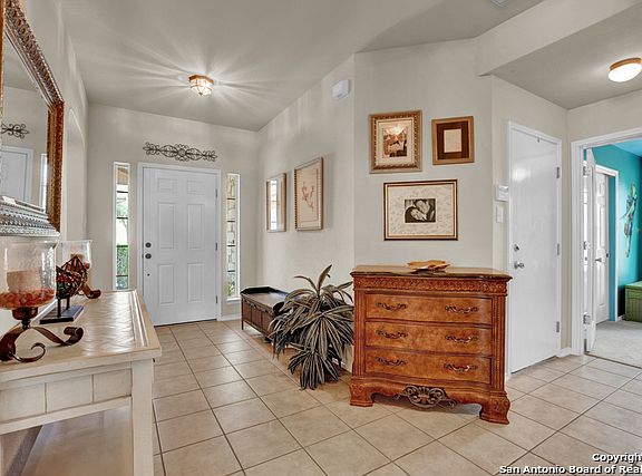 4th image of 525 Briscoe Dr