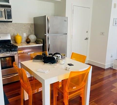 5th image of 731 6th St APT 202-E