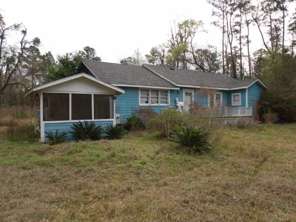 901 Brewster Ave, Woodbine, GA 31569
