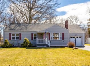 1515 Dunbar Hill Rd, Hamden, CT 06514