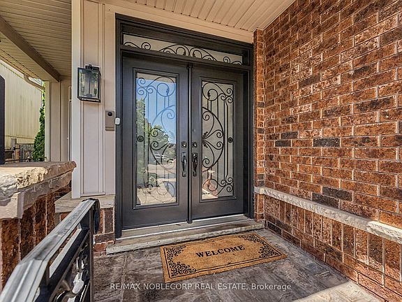 3rd image of 68 Meadowglen Blvd