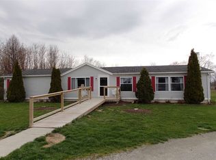 8724 Hathaway Rd, Churubusco, IN 46723