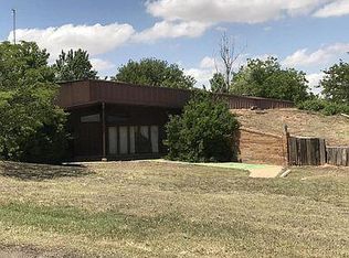 1402 Ebeling Dr, Plainview, TX 79072