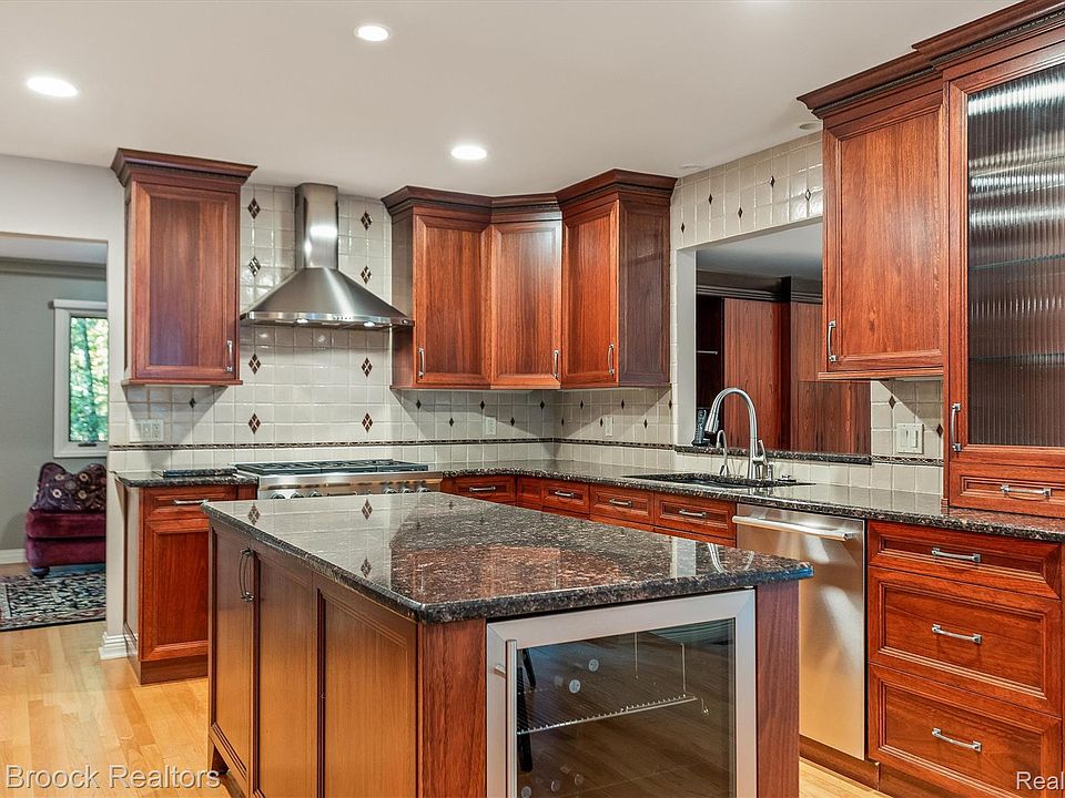 6135 Pickwood Dr, photo 24