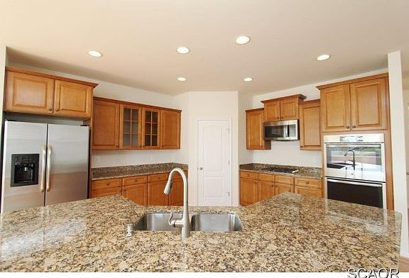 4th image of 29515 Glenwood Dr