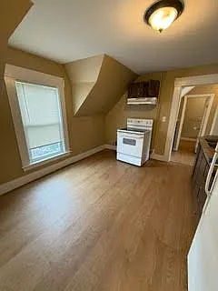 8 South St #3 — Photo 4
