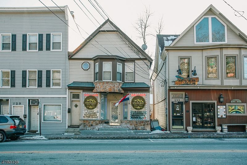 2nd image of 131 Main St