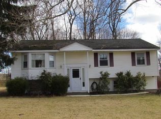 89 S Gate Dr, Poughkeepsie, NY 12601