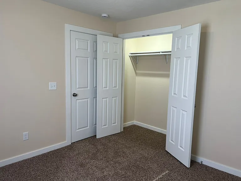 1223 N Sherman Ave — Photo 9