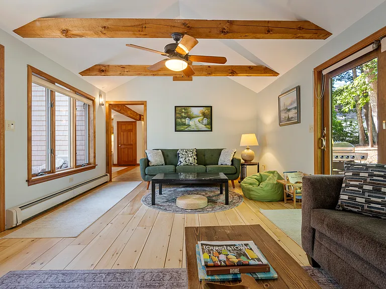 2 Cranberry Ln — Photo 5
