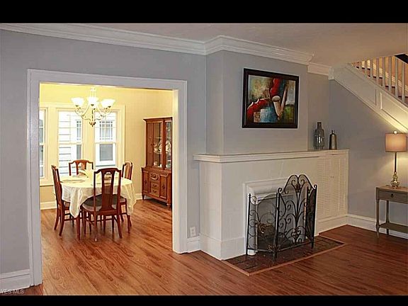 3rd image of 3027 Washington Blvd
