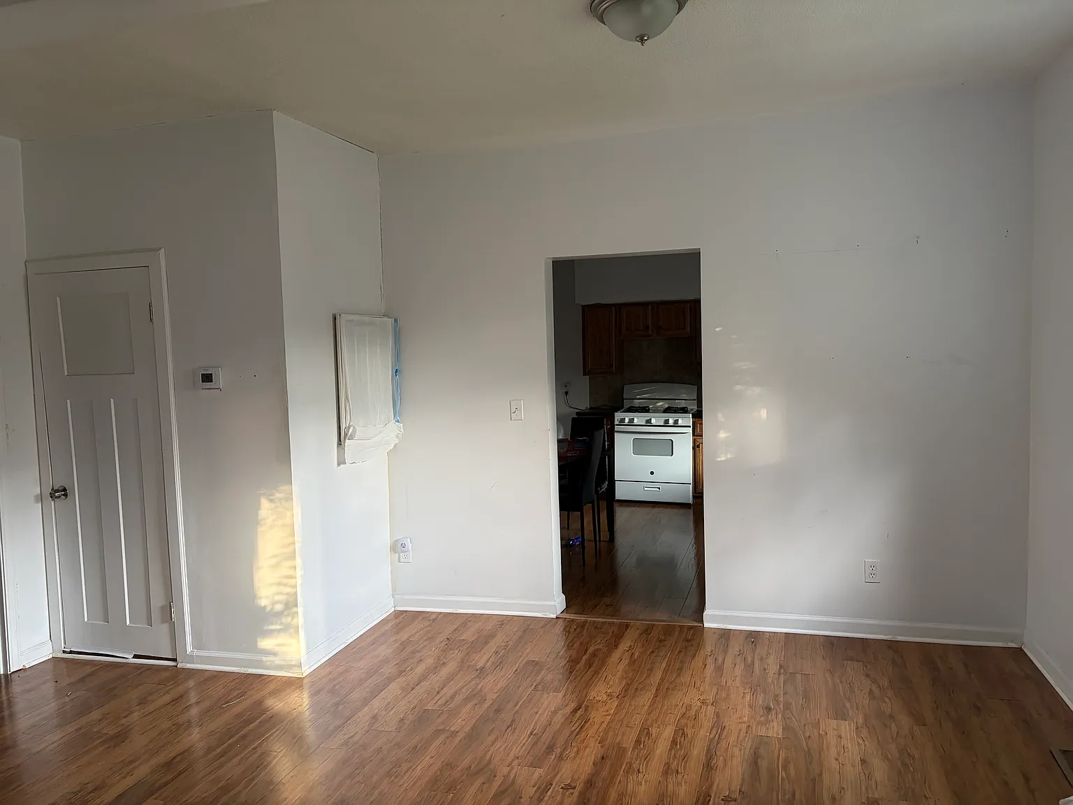 3 bed, 1080 sqft, $1,300 — Photo 3