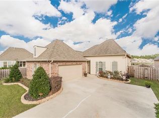 1060 Deer Park Dr, Madisonville, LA 70447