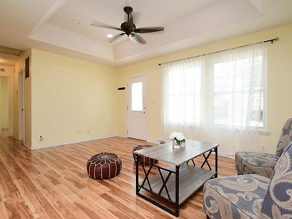 3rd image of 7811 Bondesson St