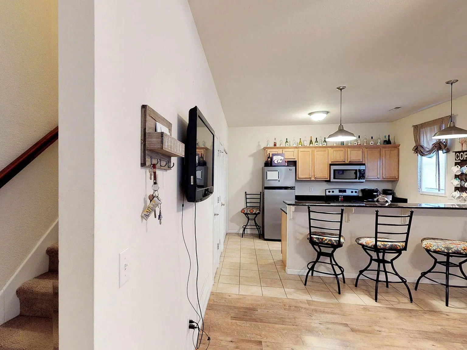 4 bed, 1434 sqft, $1,900 — Photo 3