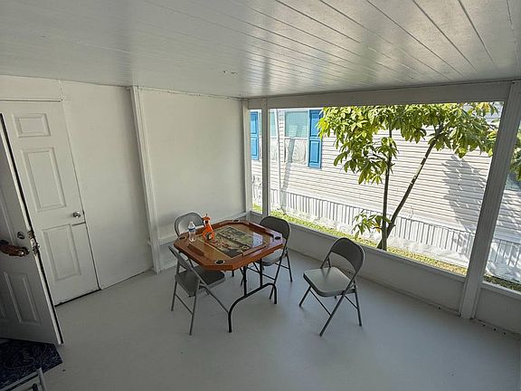 5th image of 45 Banyan Ln