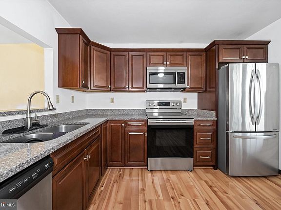 3rd image of 311 Stone Brook Pl