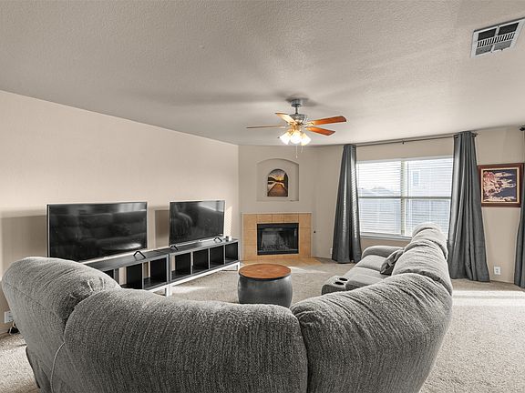 5th image of 1401 Pheasant Dr