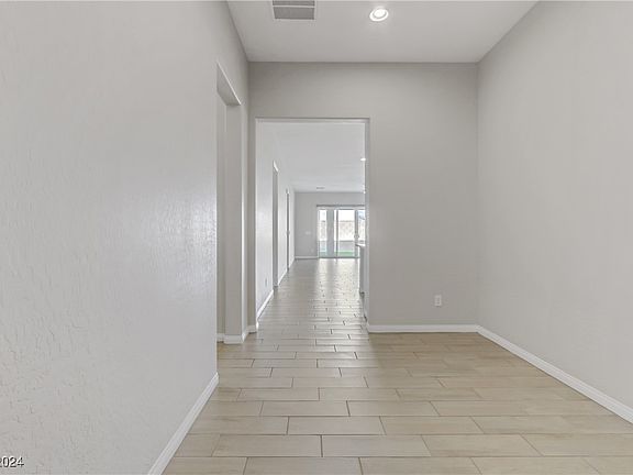 4th image of 54 Barton Bay Ave