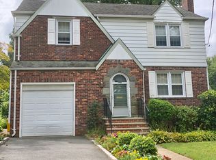 60 Minell Pl, Teaneck, NJ 07666