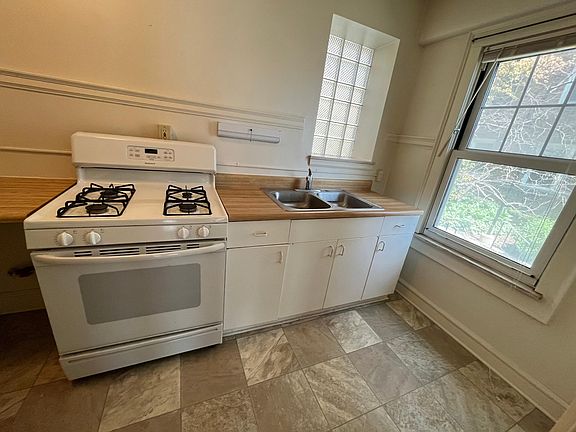 3rd image of 2508 E Belleview Pl #1