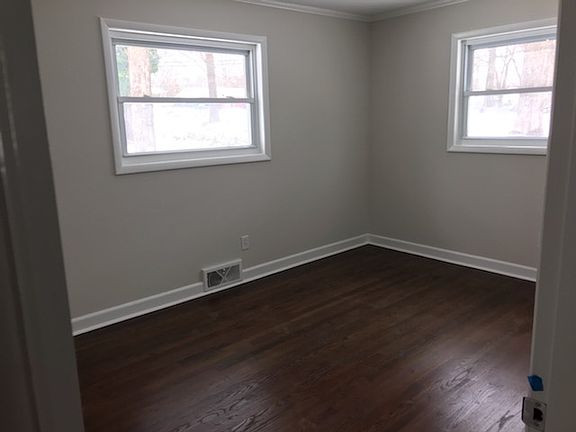 3rd image of 2704 E Broad St