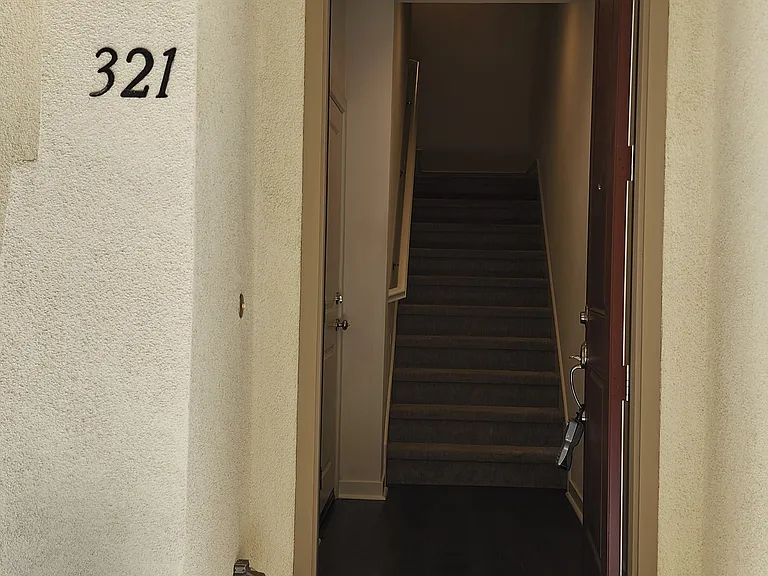 321 Canoe Ct — Photo 2