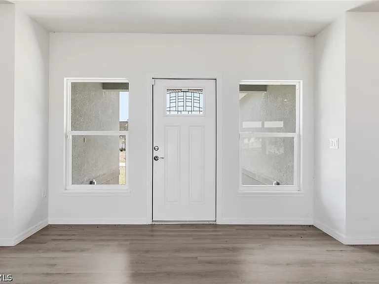 1406 Ford Cir — Photo 3