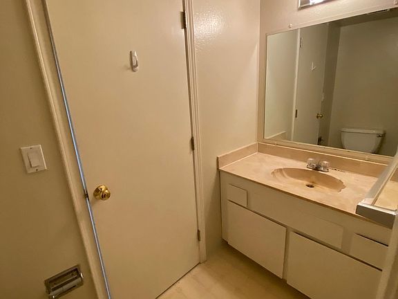 5th image of 1649 Merrill Dr APT 1
