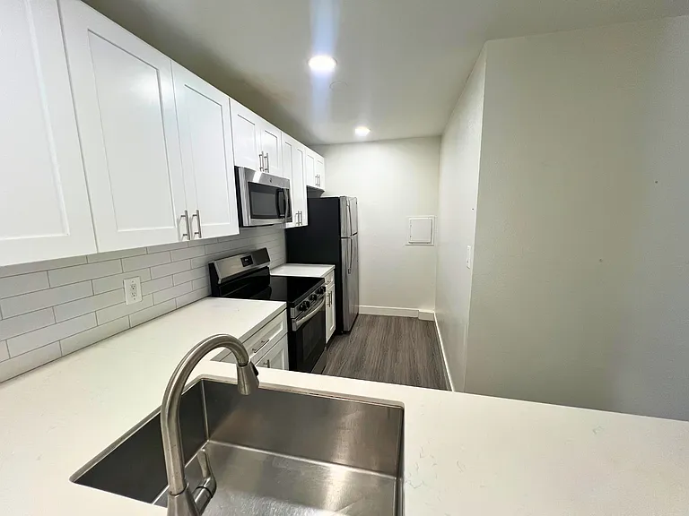 Hillside Terrace Apartments — Photo 43
