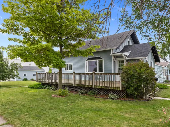 127 Madison St, Menasha, WI 54952