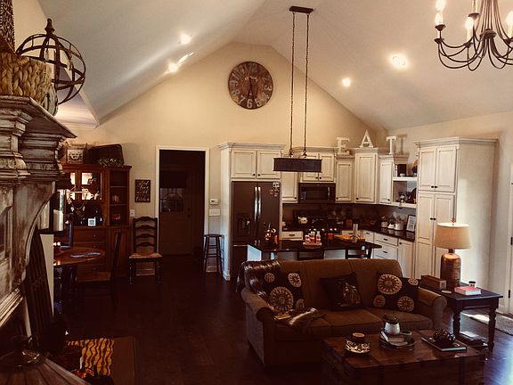 Vaulted Great Room