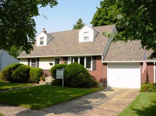 199 Farnum Blvd, Franklin Square, NY 11010