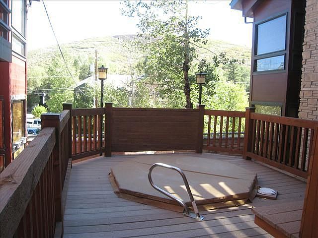 1st image of 1375 Woodside Ave #201