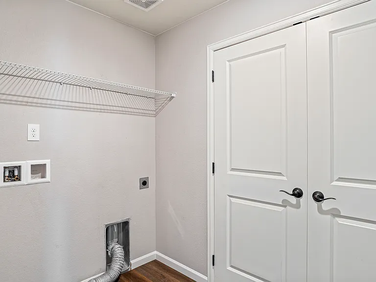 2141 Kerry St — Photo 28