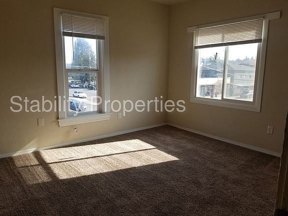 4th image of 114 W Cedar St APT 6