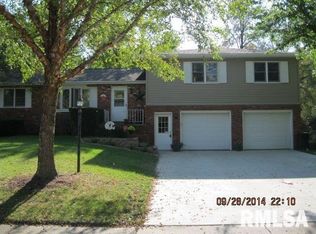 12208 N Woodcrest Dr, Dunlap, IL 61525