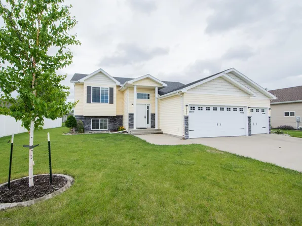 3661 Taylor St S, Fargo, ND 58104